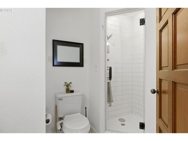 6011 Sw SALMON St, Portland, OR 97221