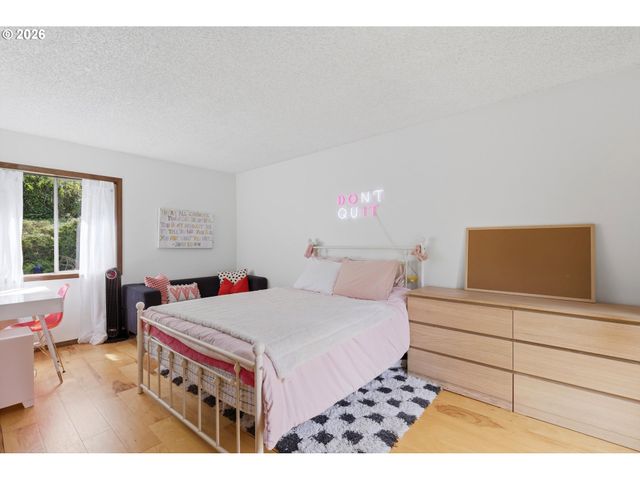 6011 Sw SALMON St, Portland, OR 97221