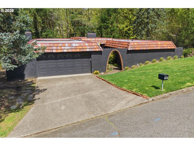 6011 Sw SALMON St, Portland, OR 97221