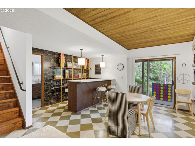 6011 Sw SALMON St, Portland, OR 97221