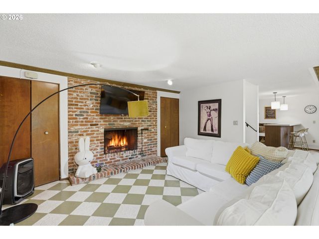 6011 Sw SALMON St, Portland, OR 97221