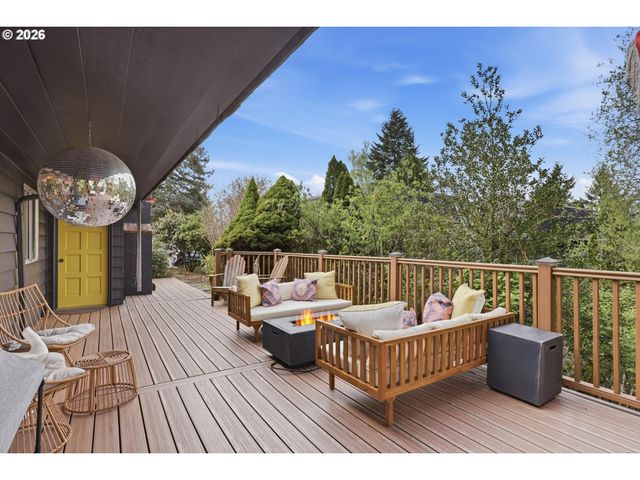 6011 Sw SALMON St, Portland, OR 97221