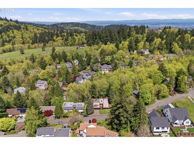 6011 Sw SALMON St, Portland, OR 97221