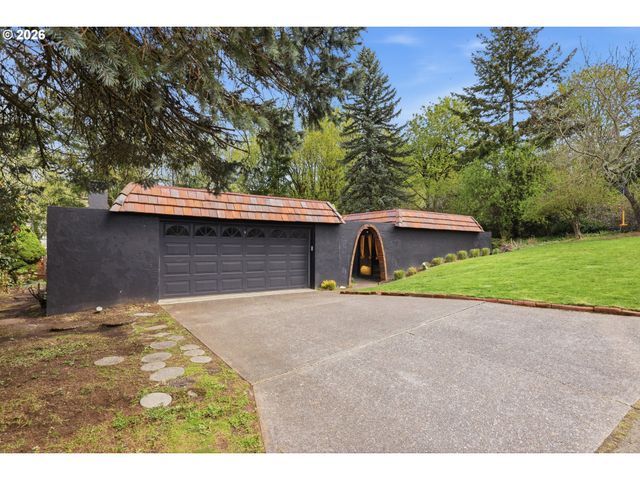 6011 Sw SALMON St, Portland, OR 97221