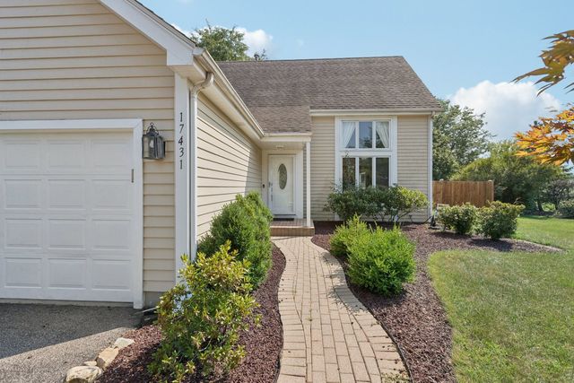 17431 W Dartmoor Drive, Grayslake, IL 60030