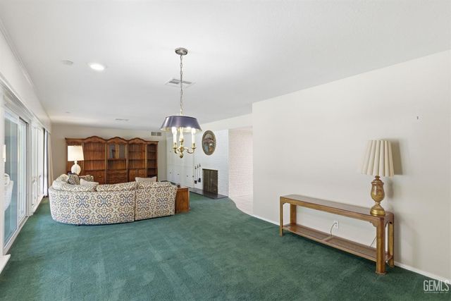 2511 Beech Street, Bakersfield, CA 93301