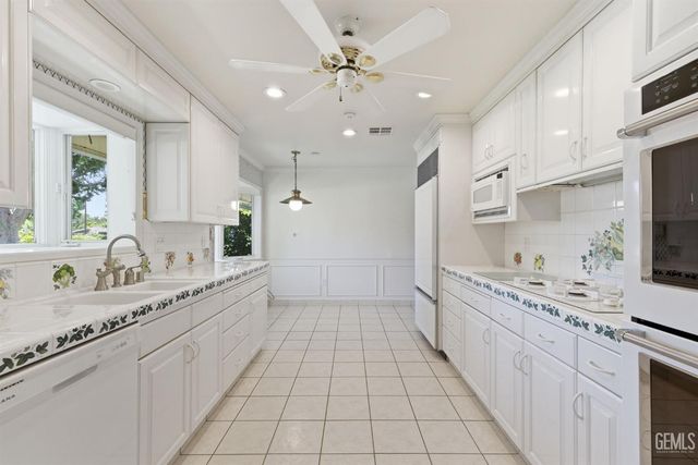 2511 Beech Street, Bakersfield, CA 93301