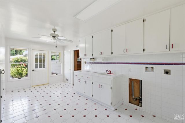 2511 Beech Street, Bakersfield, CA 93301