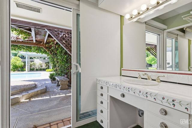 2511 Beech Street, Bakersfield, CA 93301