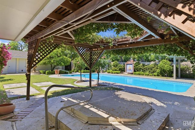 2511 Beech Street, Bakersfield, CA 93301