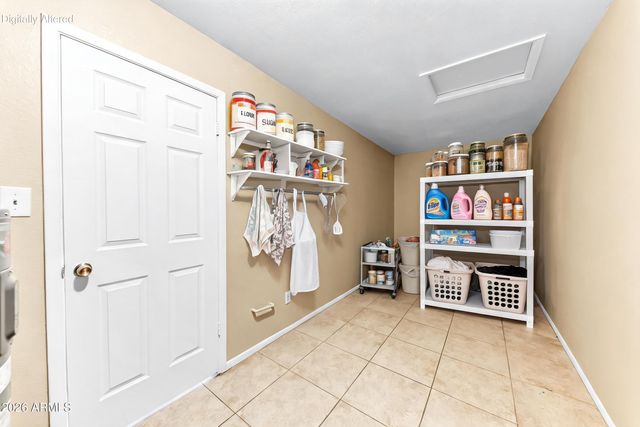 4723 E VINEYARD Road, Phoenix, AZ 85042