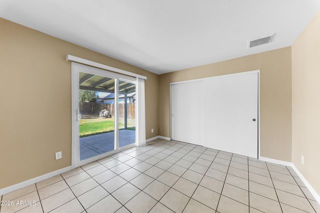 4723 E VINEYARD Road, Phoenix, AZ 85042