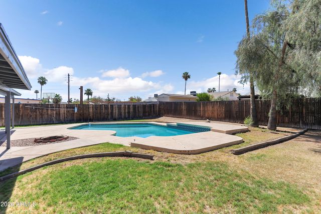 4723 E VINEYARD Road, Phoenix, AZ 85042