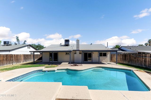 4723 E VINEYARD Road, Phoenix, AZ 85042
