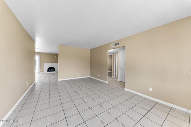 4723 E VINEYARD Road, Phoenix, AZ 85042
