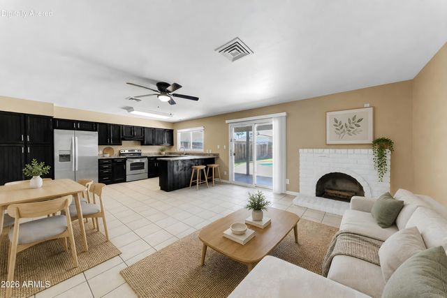 4723 E VINEYARD Road, Phoenix, AZ 85042