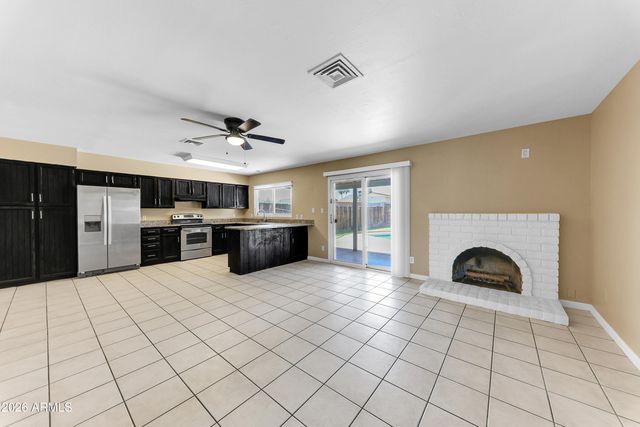 4723 E VINEYARD Road, Phoenix, AZ 85042