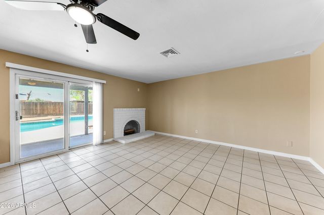 4723 E VINEYARD Road, Phoenix, AZ 85042