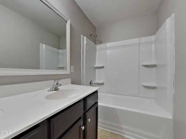 42 Folkstone Court, Bunnlevel, NC 28323