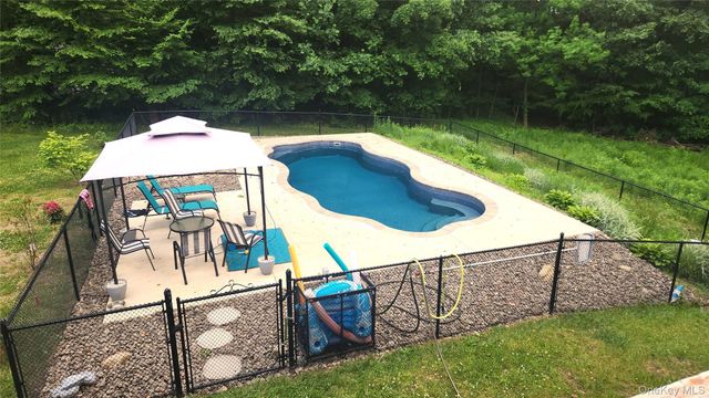 69 Ridge Road, Wallkill, NY 12589