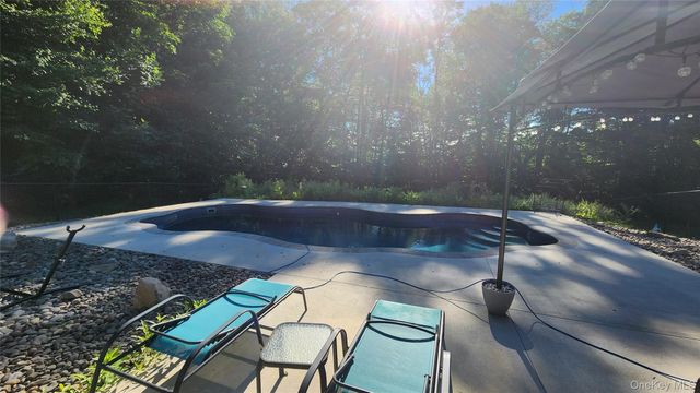 69 Ridge Road, Wallkill, NY 12589