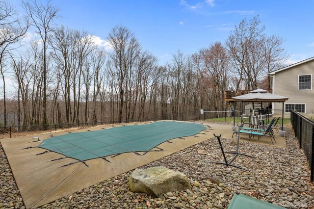 69 Ridge Road, Wallkill, NY 12589