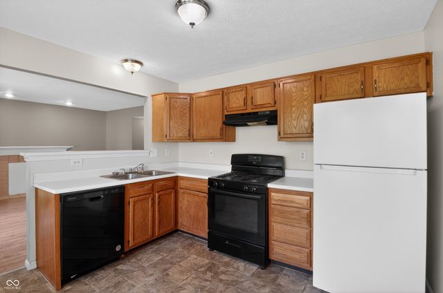 8809 Country Lane Court, Indianapolis, IN 46217