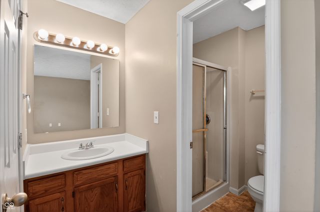 8809 Country Lane Court, Indianapolis, IN 46217