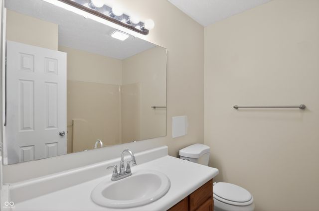 8809 Country Lane Court, Indianapolis, IN 46217