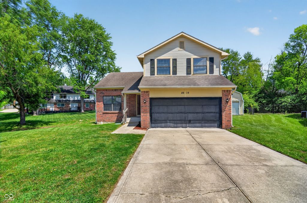 8809 Country Lane Court, Indianapolis, IN 46217