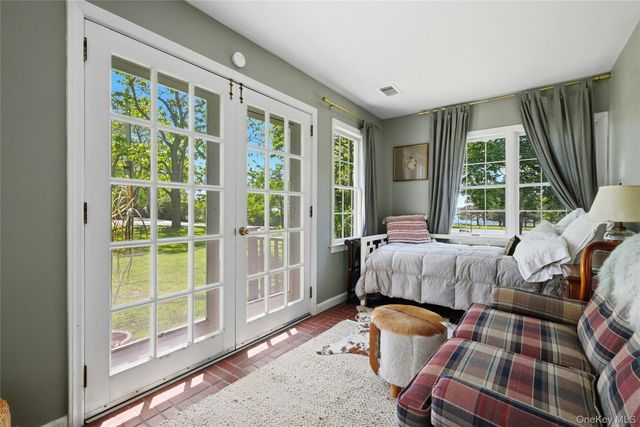 295 Jackson Street, New Suffolk, NY 11956