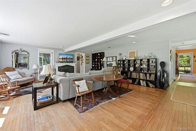 295 Jackson Street, New Suffolk, NY 11956