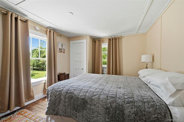 295 Jackson Street, New Suffolk, NY 11956