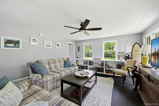 295 Jackson Street, New Suffolk, NY 11956