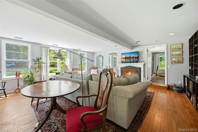 295 Jackson Street, New Suffolk, NY 11956