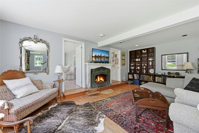 295 Jackson Street, New Suffolk, NY 11956