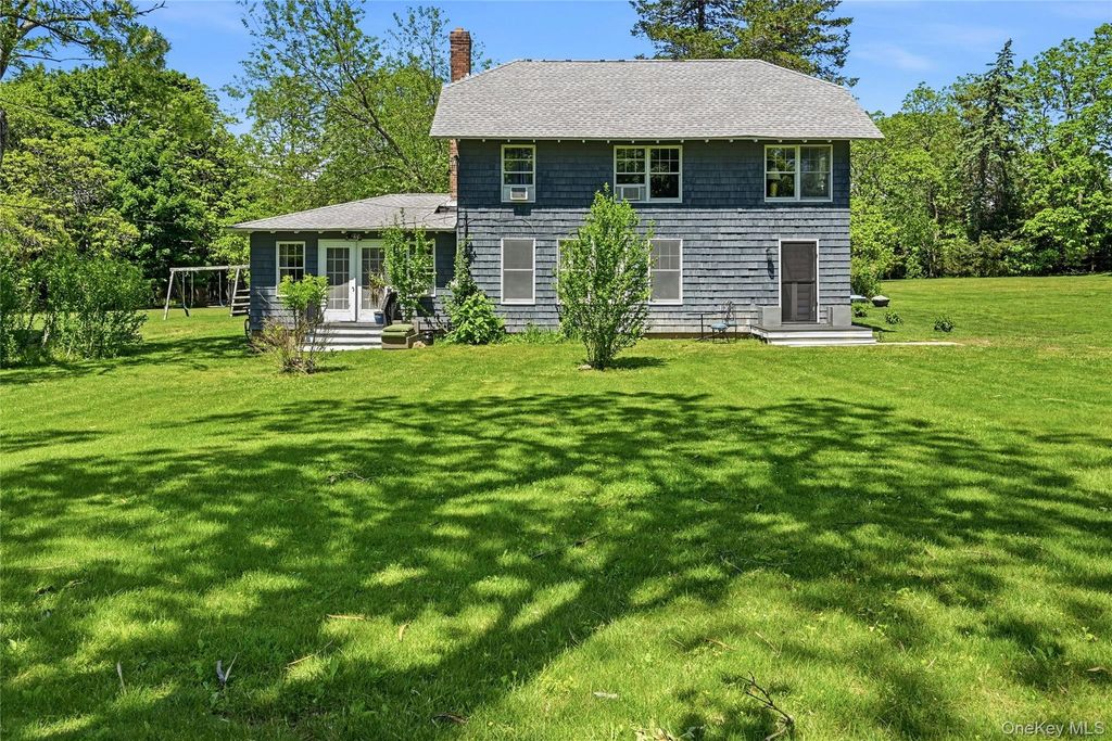 295 Jackson Street, New Suffolk, NY 11956