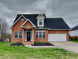 1216 Chapmans Retreat Dr, Spring Hill, TN 37174