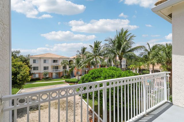 4302 Myrtlewood Circle E, Palm Beach Gardens, FL 33418