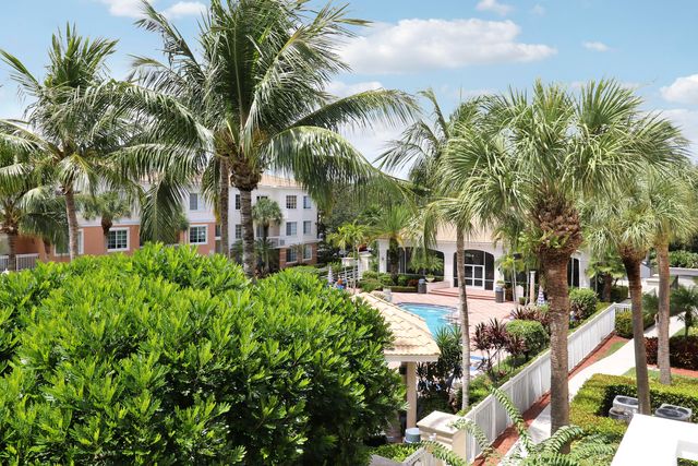 4302 Myrtlewood Circle E, Palm Beach Gardens, FL 33418