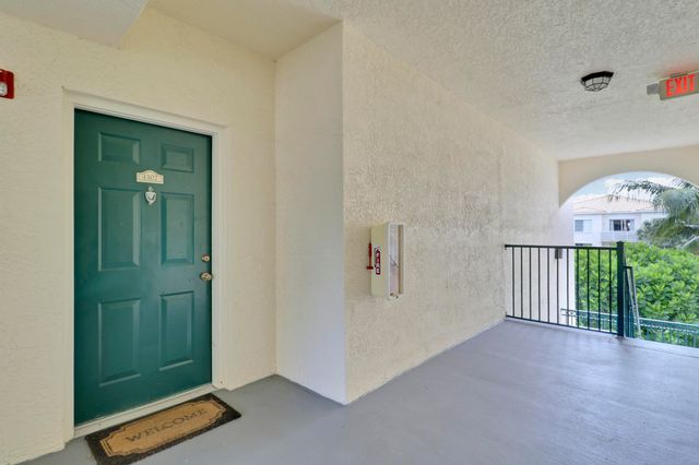 4302 Myrtlewood Circle E, Palm Beach Gardens, FL 33418