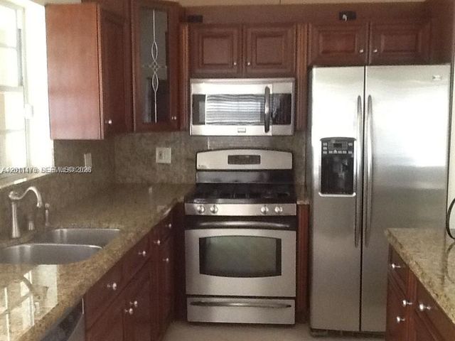 24 Gables Blvd 0, Weston, FL 33326
