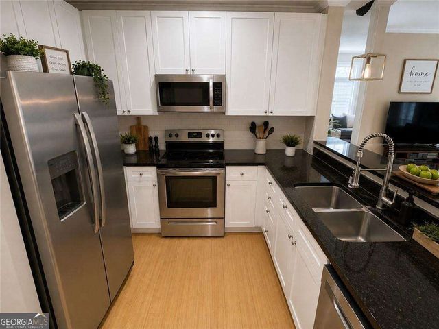 933 Garrett Street SE 201, Atlanta, GA 30316