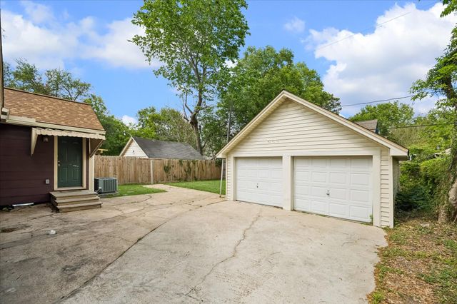 6629 Wildwood Way, Houston, TX 77023