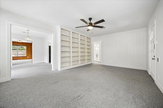 6629 Wildwood Way, Houston, TX 77023