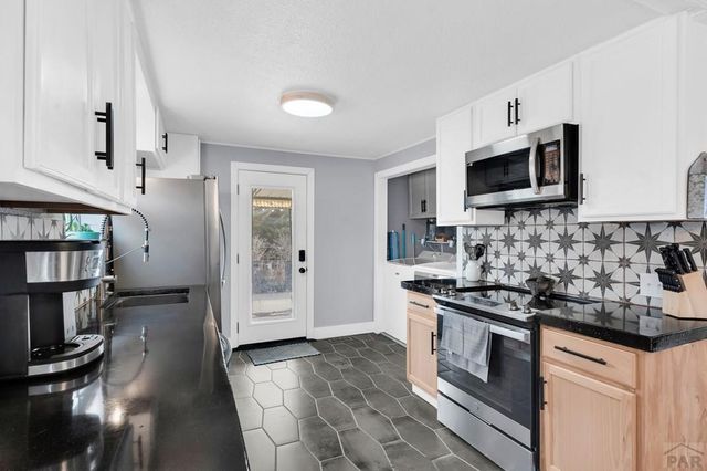 719 W 17th St, Pueblo, CO 81003