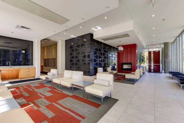 901 S 2nd Street 401, Minneapolis, MN 55415