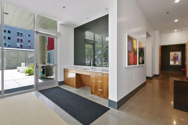 901 S 2nd Street 401, Minneapolis, MN 55415