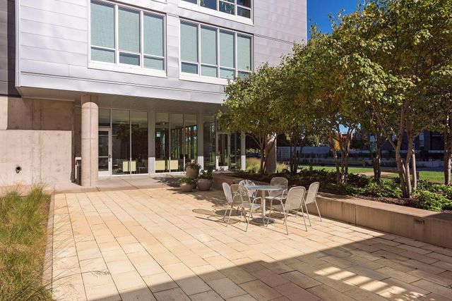 901 S 2nd Street 401, Minneapolis, MN 55415