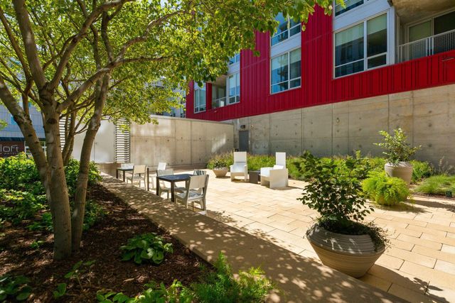 901 S 2nd Street 401, Minneapolis, MN 55415